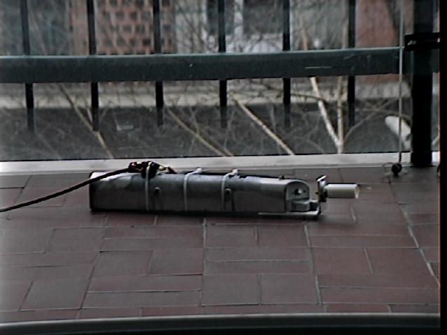 LASER1.JPG (34489 byte)