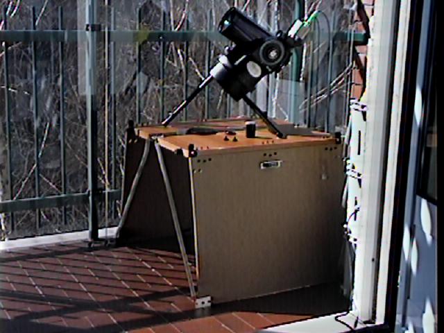 TAVOLO1.JPG (52090 byte)